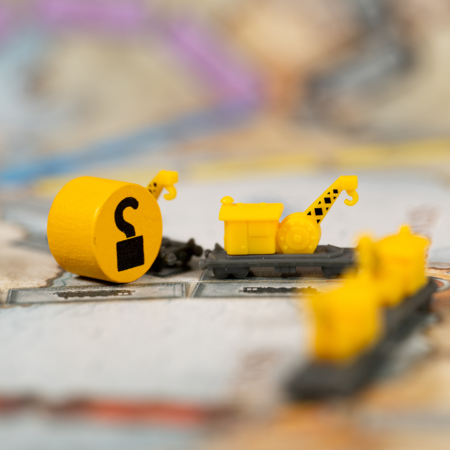 Ticket to Ride: 20th Anniversary Deluxe Train Set - Yellow Crane Train