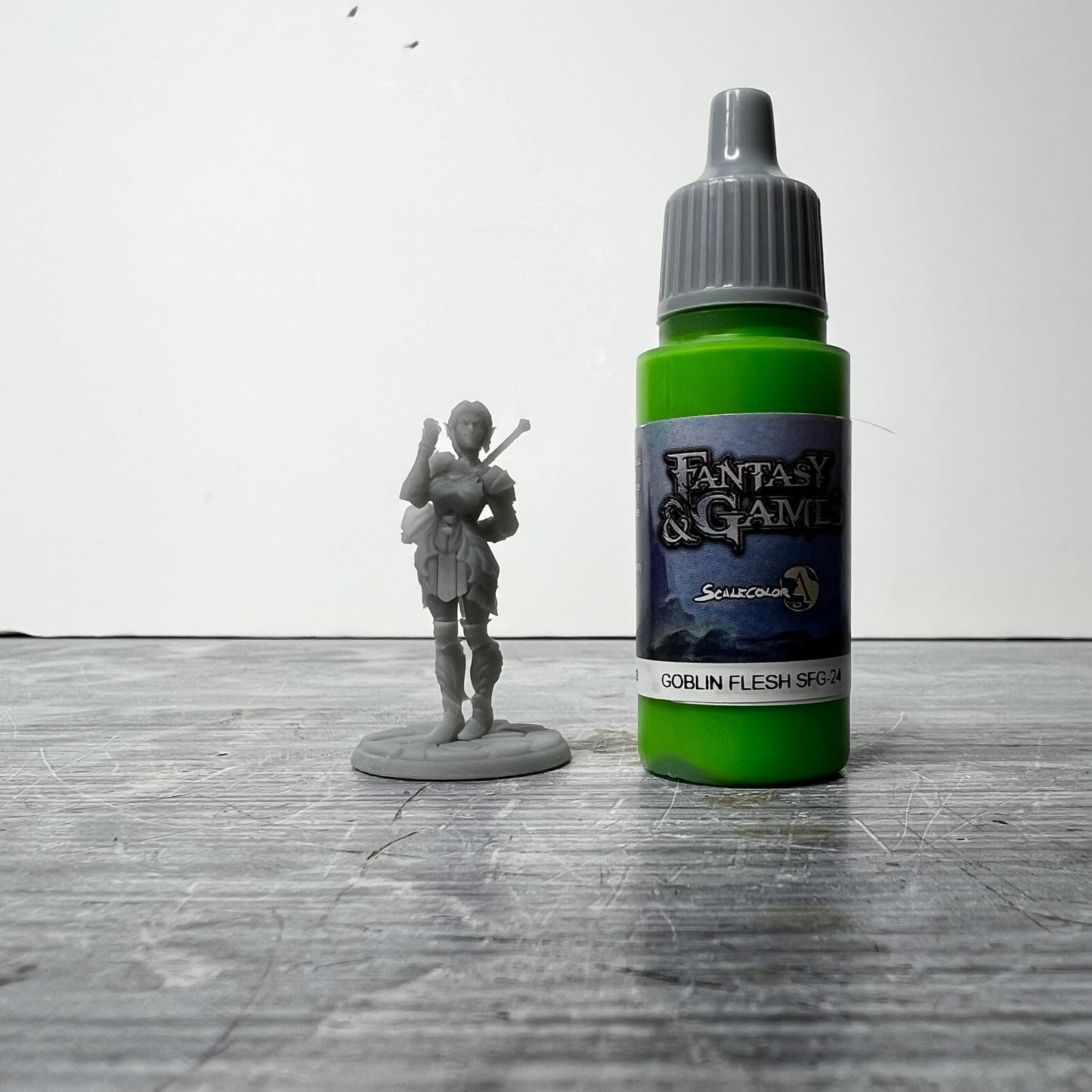Female Drow Paladin - Twin Goddess Miniatures - D&D - Mindy - TTRPG - 32mm Miniature - Pathfinder - Unpainted