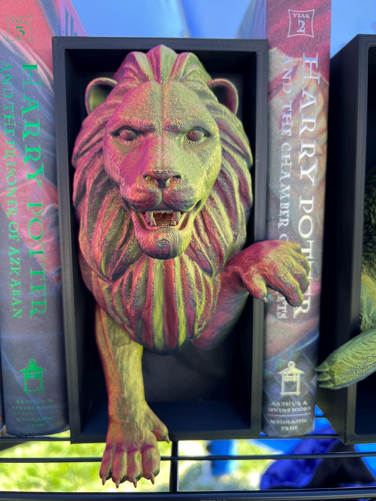 Emerging Lion Book Nook - House Mascot Book Nook
