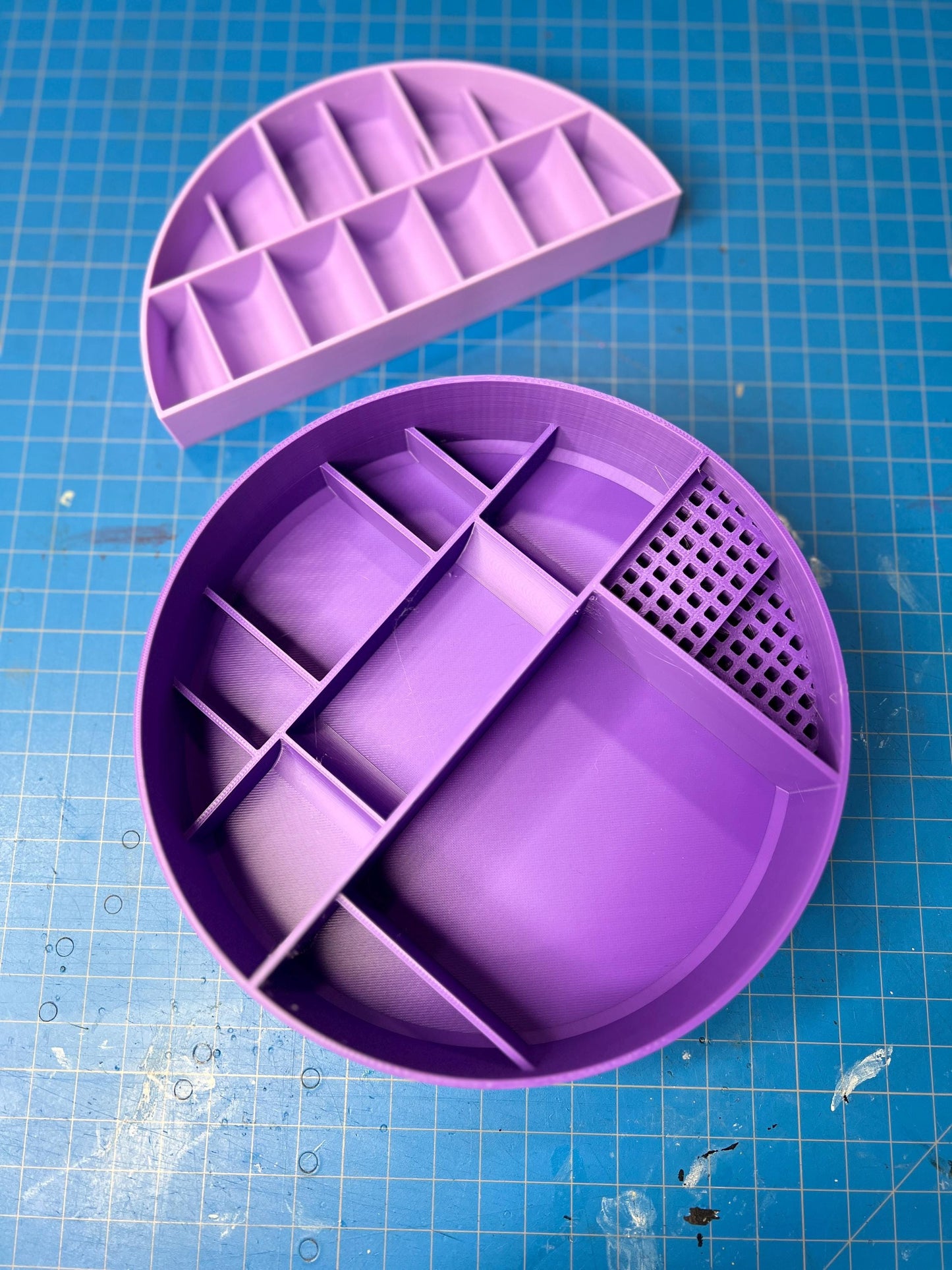 Cookie Tin Sewing Caddy