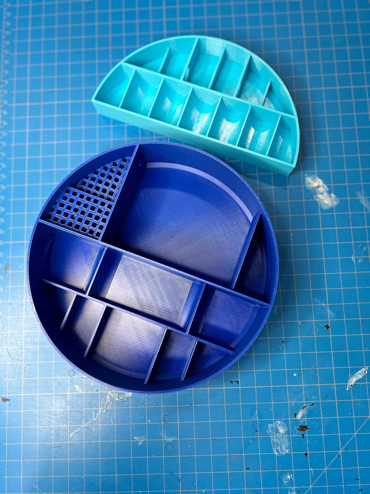 Cookie Tin Sewing Caddy